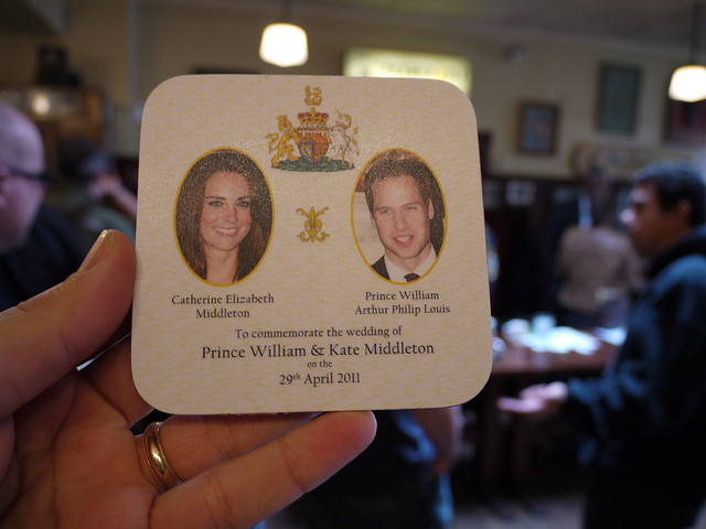 William et Kate sur un dessous de verre.