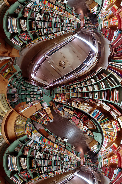 Multitudes d'informations - bibliotheque