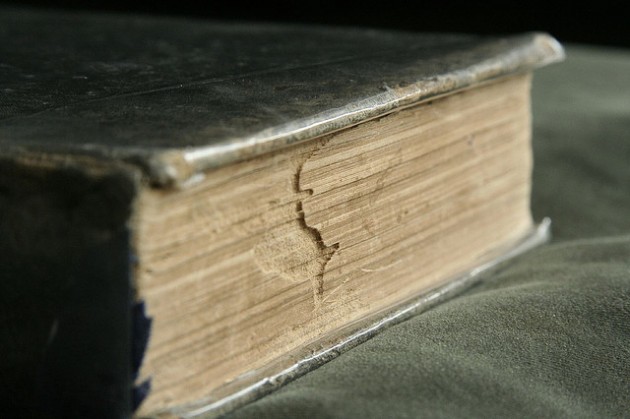 vieux_livre_grimoire