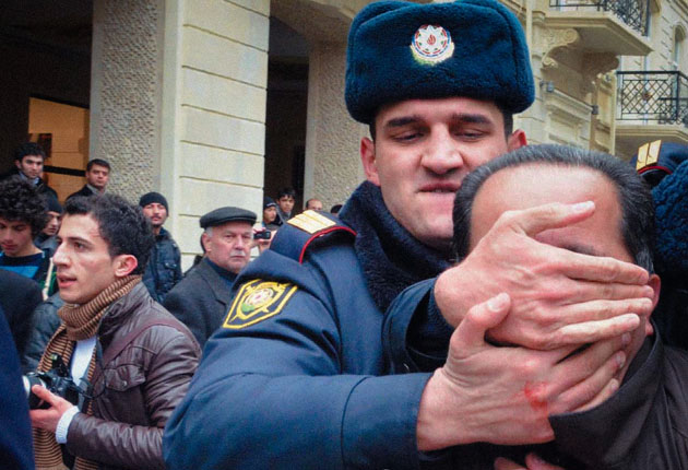 clef-censure-azerbaidjan-presse-dictature-essai-sans-motif-3